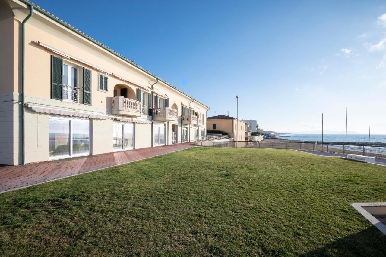 Il Faro Appartamenti San Vincenzo Bagian luar foto